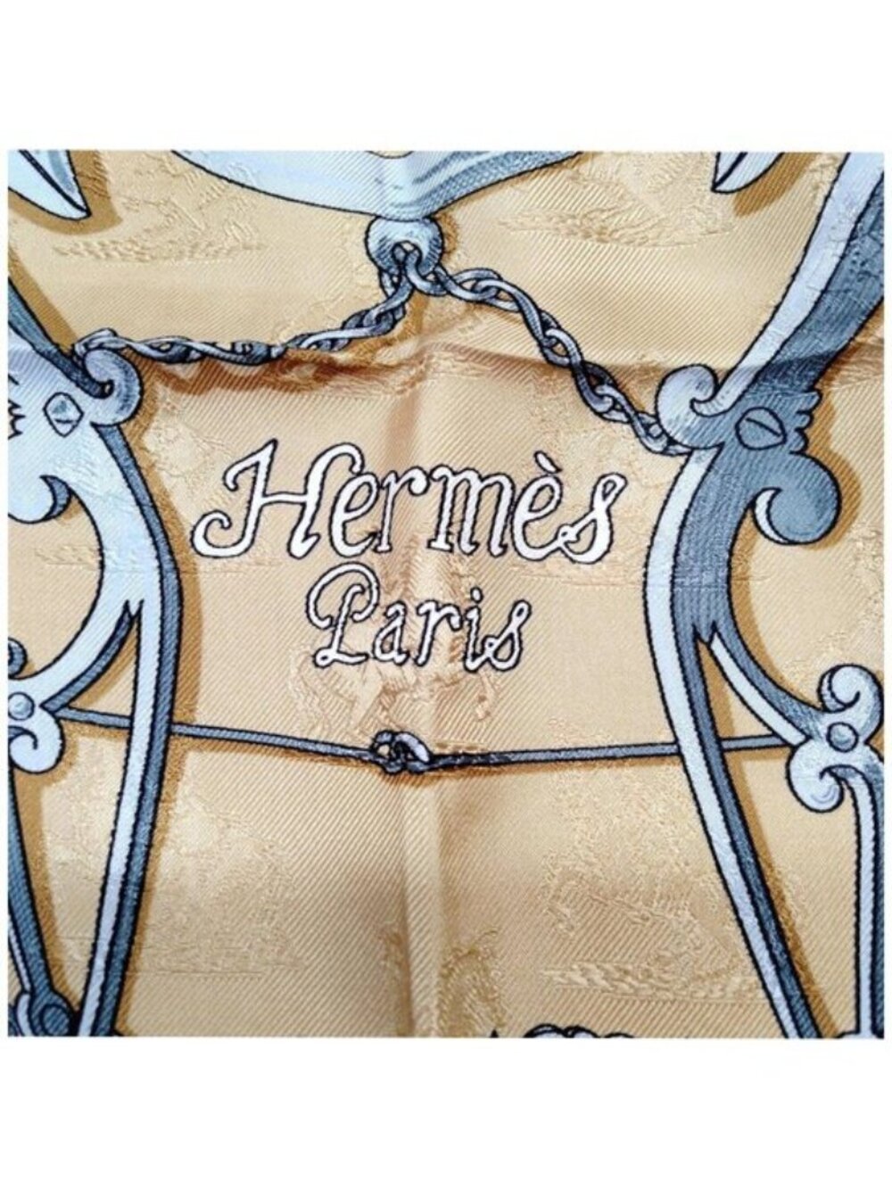 Authentic Hermès L’Instruction du Roy Carré 90 Silk Scarf - Picture 8 of 10